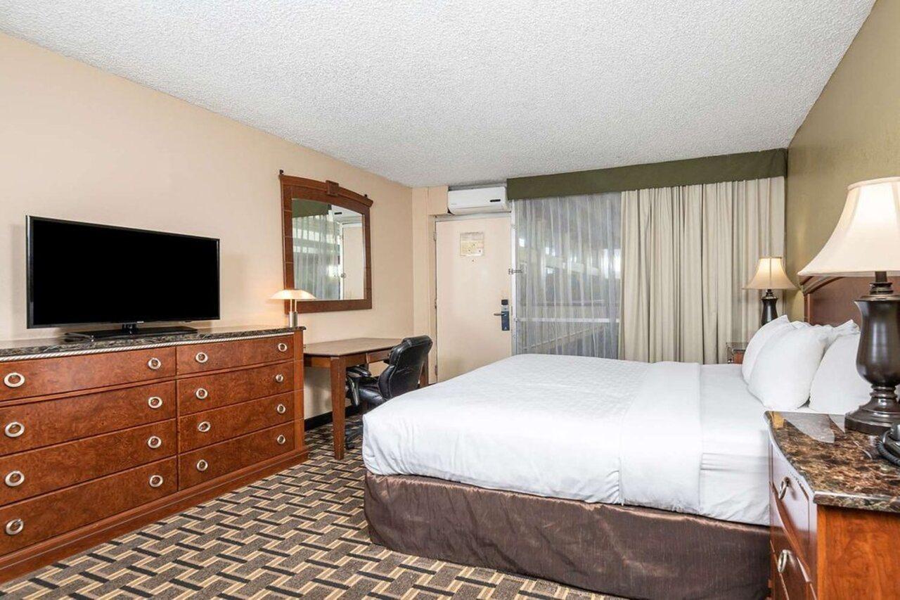 Clarion Inn Conference Center Modesto Luaran gambar