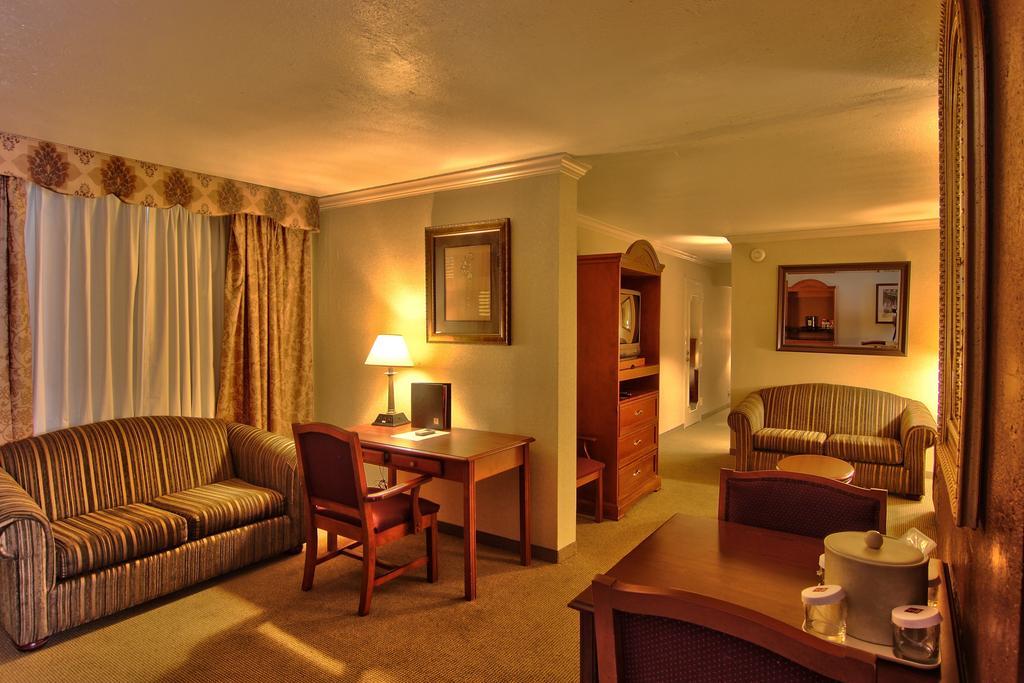 Clarion Inn Conference Center Modesto Luaran gambar